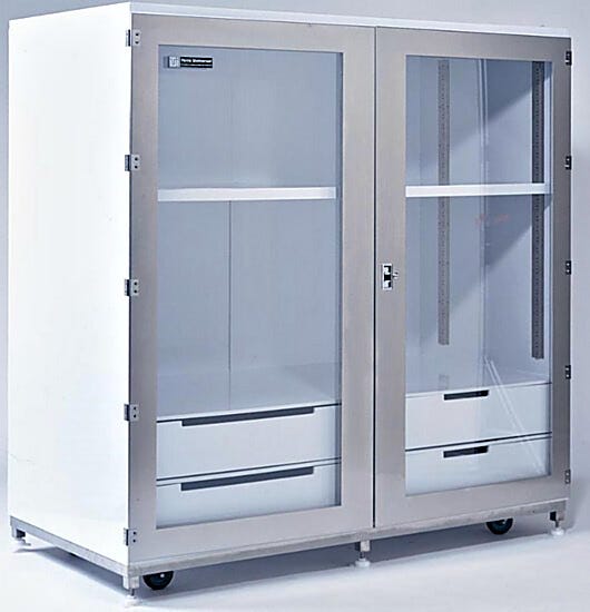 Offers cleanliness and excellent resistance to process chemistries used throughout the wafer fab  |  1683-06 displayed