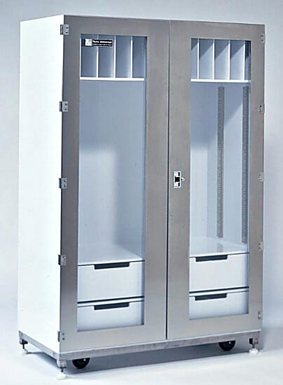 Offers cleanliness and excellent resistance to process chemistries used throughout the wafer fab  |  1683-09 displayed