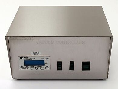 Vacuum control module automatically controls pump operation to maintain stable vacuum levels inside a vacuum chamber.
