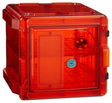 An Amber Copolyester Bel-Art Secador 2.0 Desiccator blocks 99% of UV light from penetrating the interior of the desiccator.  |  3618-56 displayed