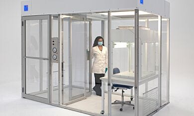 Compounding hardwall cleanroom. Product details may differ.