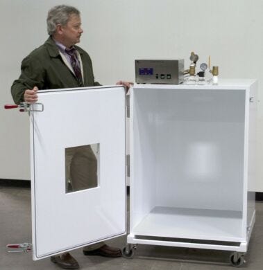Ideal for degassing samples and materials, and transporting items sensitive to moisture or particles  |  1590-70 displayed