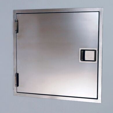 UL 10B-listed fire-rated door is suitable for use in a fire-rated cleanroom or laboratory wall  |  1993-74A displayed