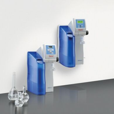 Thermo Fisher Scientific Barnstead Smart2Pure Water Purification Systems with an integrated water reservoir  |  