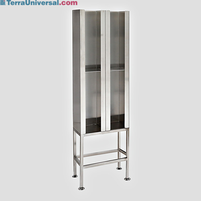 4 single-sided 304 stainless steel cubbies with slotted footplates  |  4955-00 displayed