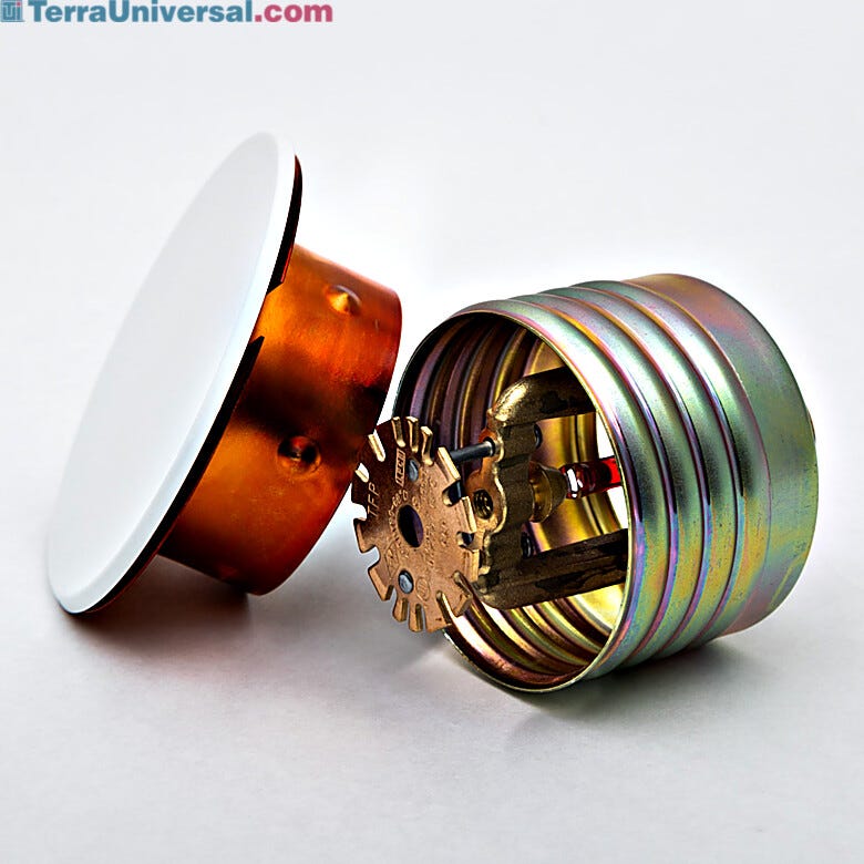 Interior of recessed sprinkler head with white cover plate and maximum installation stability  |  6600-90 displayed