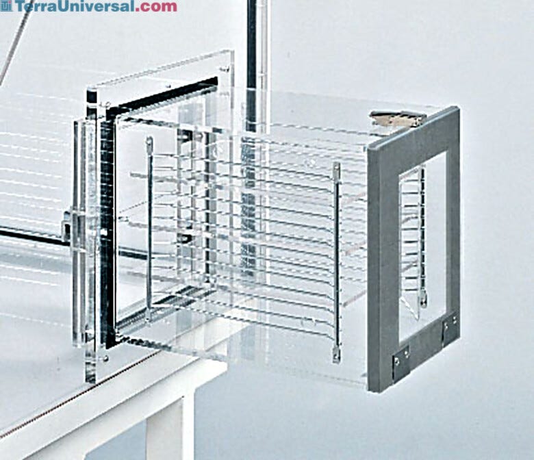 Pass-through air lock is available with optional wire racks and shelves | 1680-79C displayed