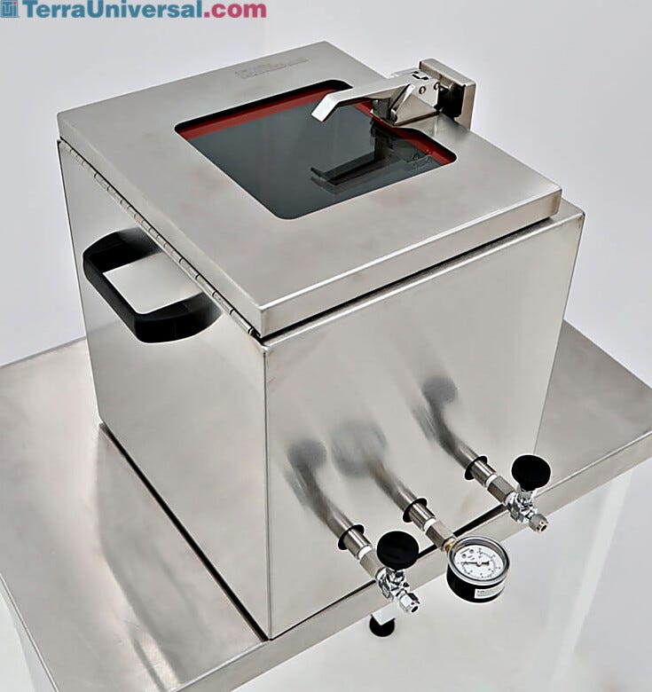ISO-rated stainless steel vacuum chamber; double-wall 304 sheet metal design, tempered glass window, heat-resistant vacuum oven silicone gasket, 13