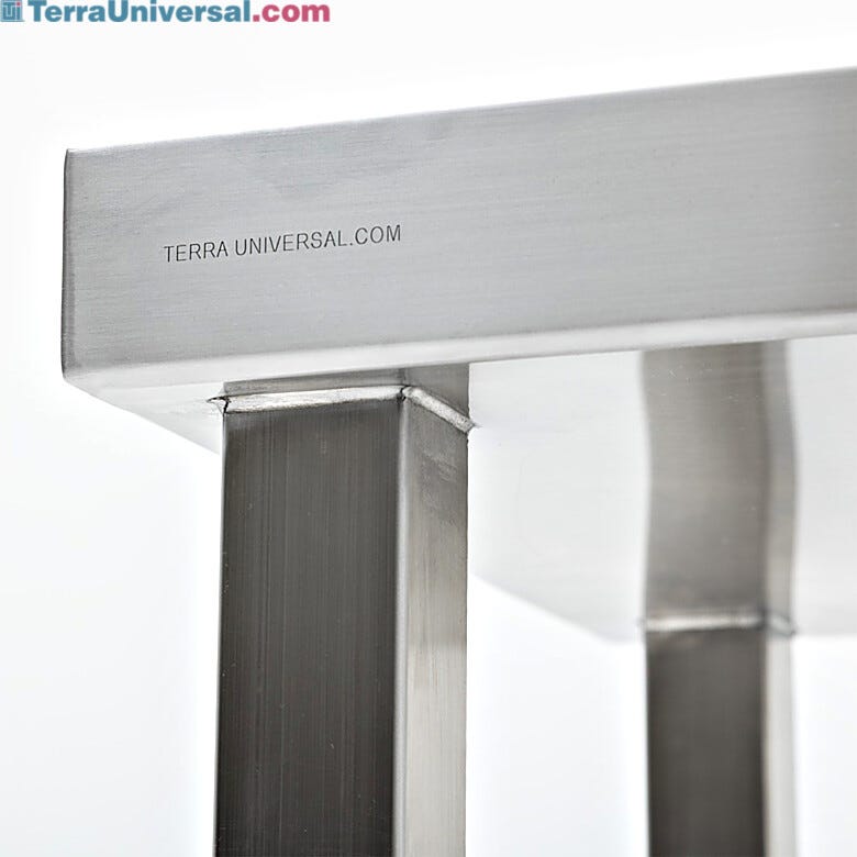 Fully encapsulated, ISO 5 gowning bench eliminates crevices and gaps that may harbor contaminants | 9605-80A displayed