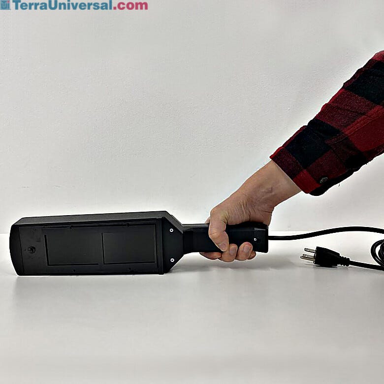 Lightweight ultraviolet lamp with an ergonomic handle in longwave, midrange, shortwave or a combination of longwave and shortwave models