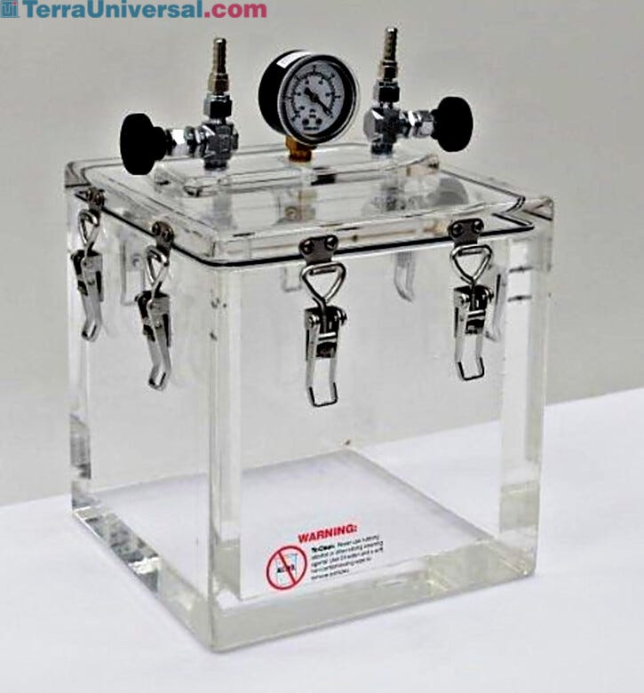Shown with optional vacuum gauge and metering valves. | 5235-02B displayed