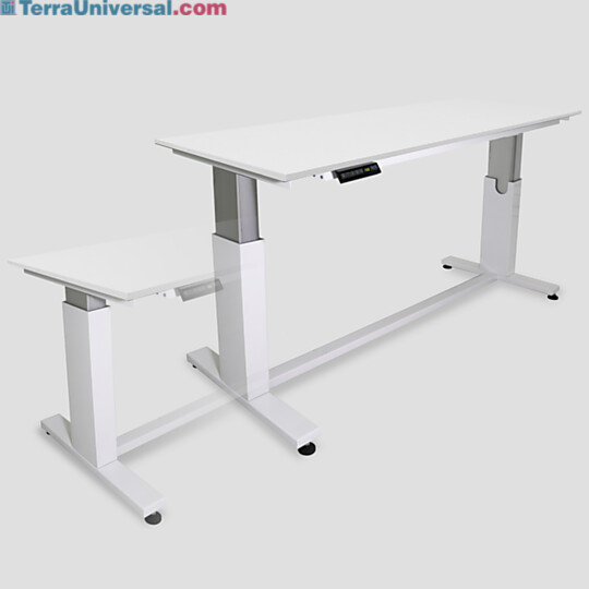 Lightweight polypropylene surface resists a wide range of acids and other caustic chemicals  |  1522-00-E displayed
