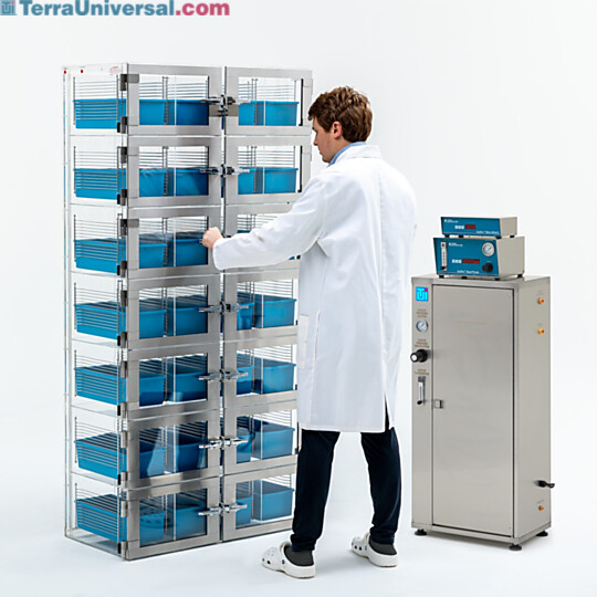 14 Chamber kiticcator is perfect for storing materials that require a low-humidity environment   |  6006-00C displayed