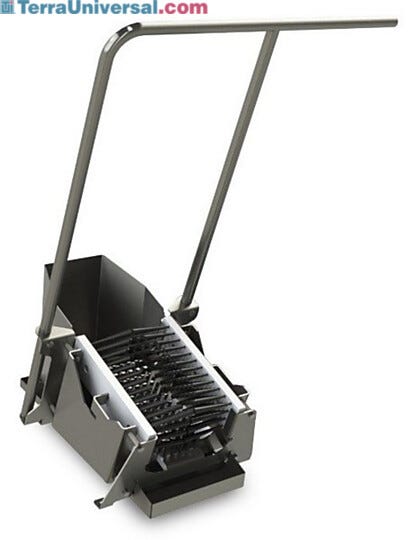 Stationary bristles brush off large debris before sanitizing | 5608-01 displayed