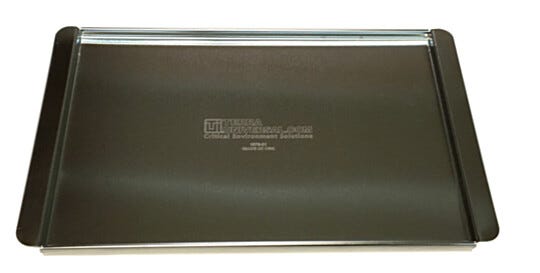 Adjustable shelves support weight loads of up to 45 pounds. | 1678-05 displayed