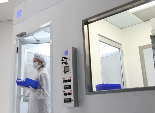 Advantages of Flush-Mounted Cleanroom Windows