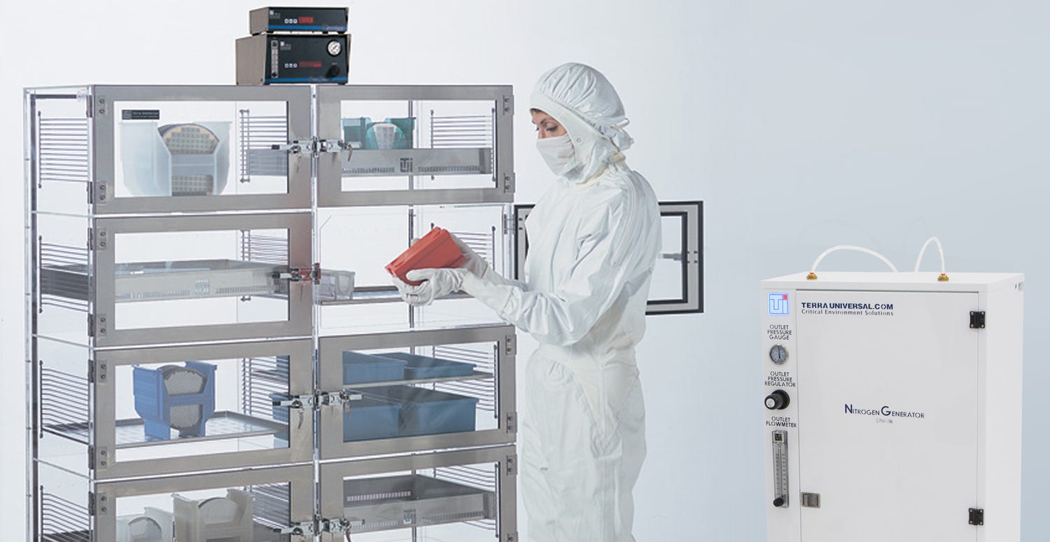 Advantages of Terra Universal's Smart Nitro-Watch for Desiccator Cabinets and Glove Boxes