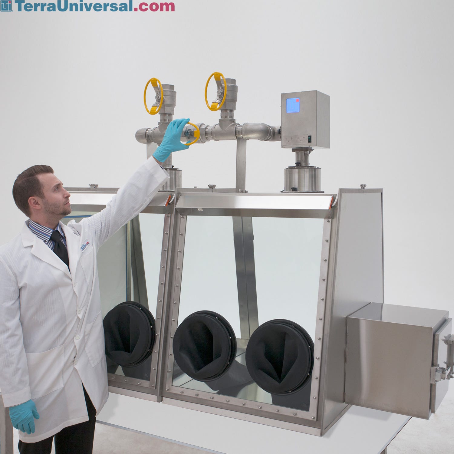 Glove Boxes Isolation & Containment Chambers